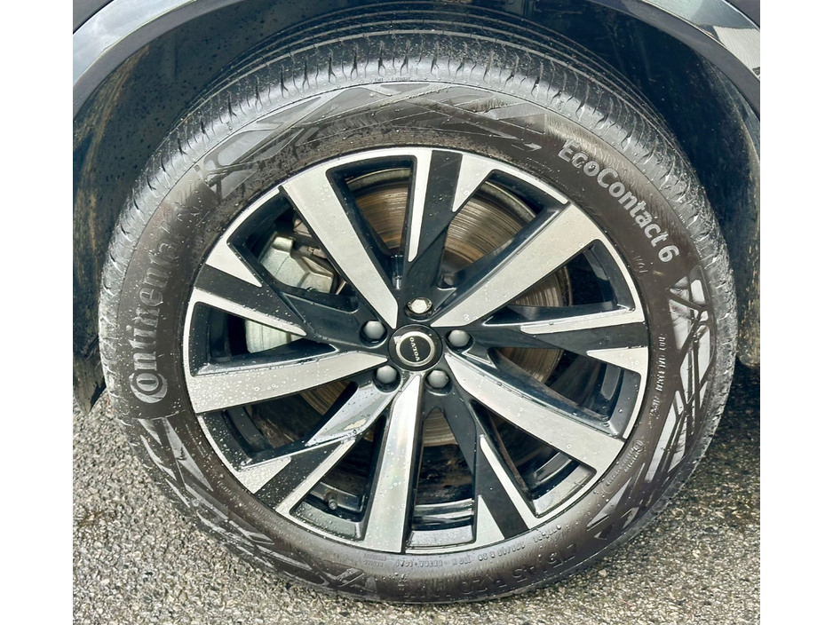 2025 Volvo XC90 - image 25