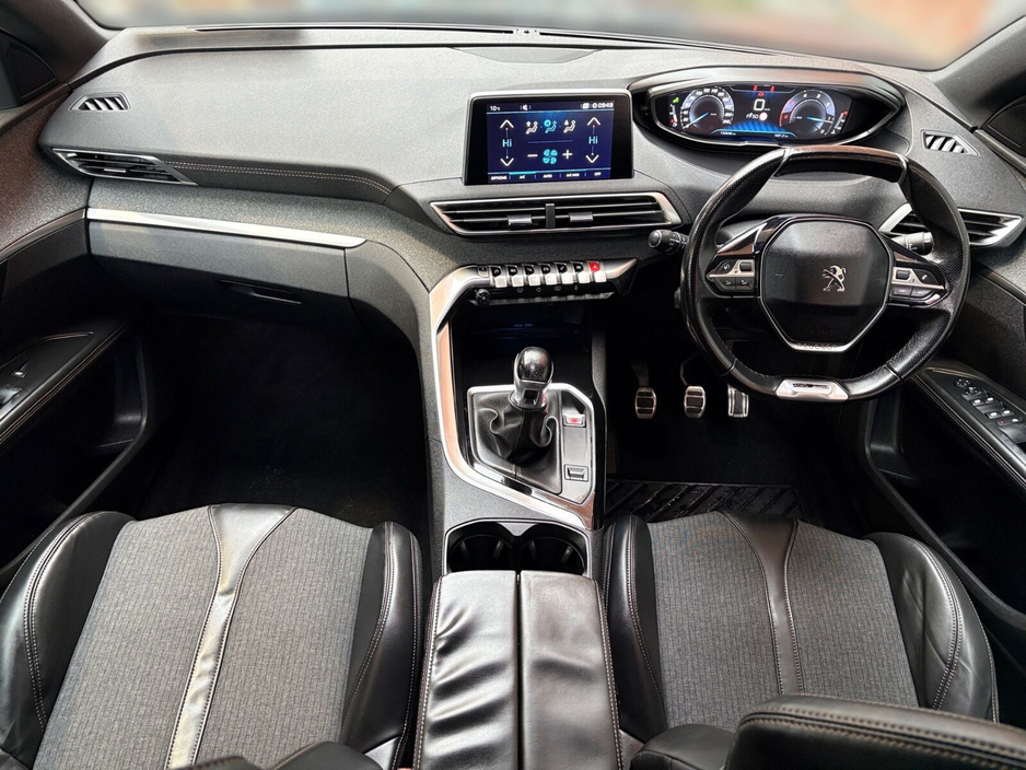 2018 Peugeot 5008 - image 14