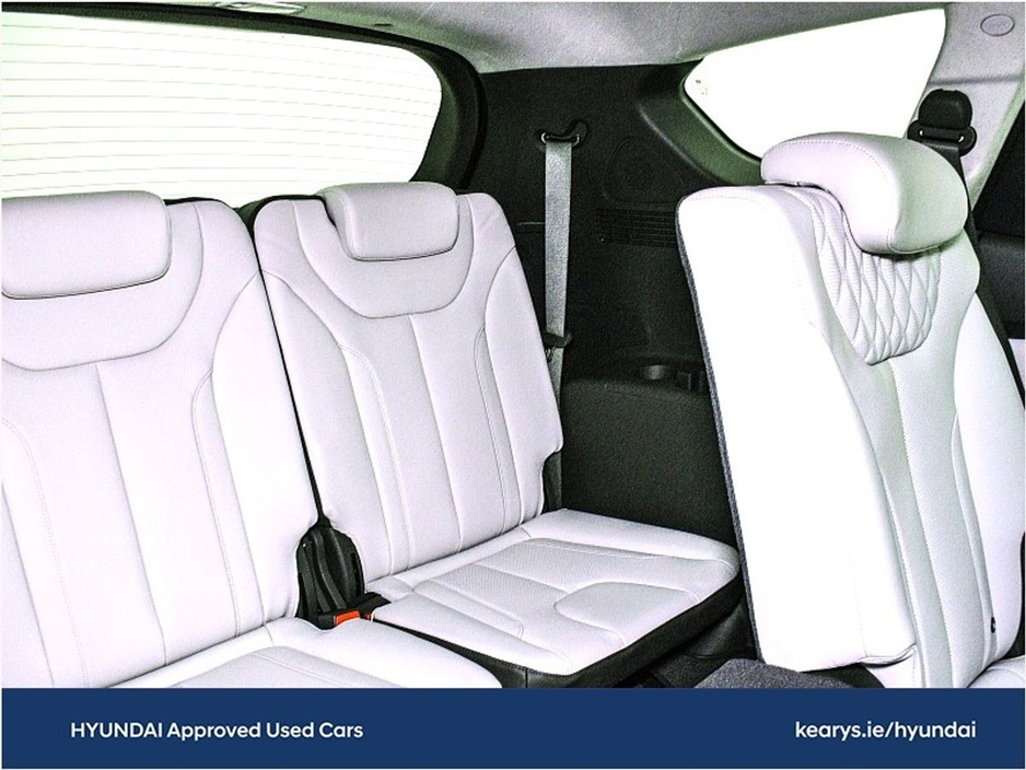 2024 Hyundai Santa Fe 1.6 PHEV 4WD Executive €48,990