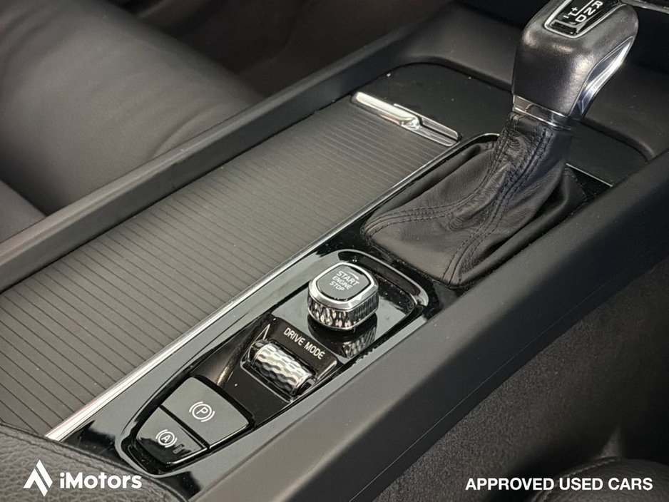 2020 Volvo V60 D4 MOM AT 5DR Auto €26,900