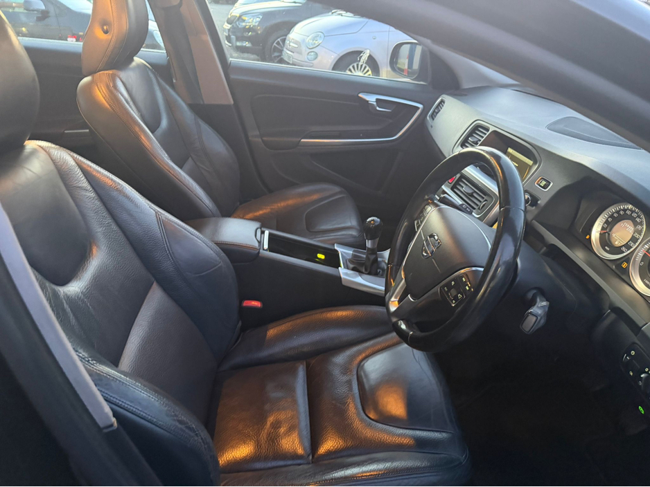 2012 Volvo S60 - image 2