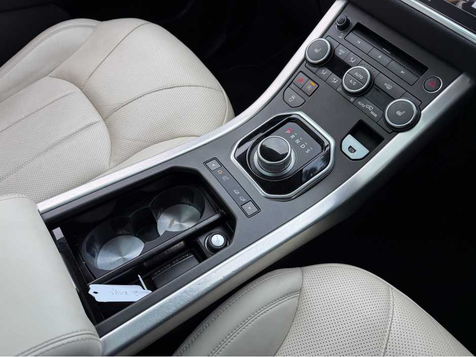 2017 Land Rover Range Rover Evoque PANORAMIC ROOF..CREAM LEATHER..2 KEYS €23,950