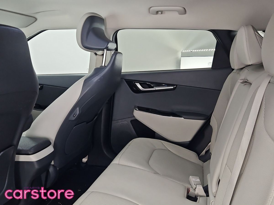 2022 Kia EV6 - image 13