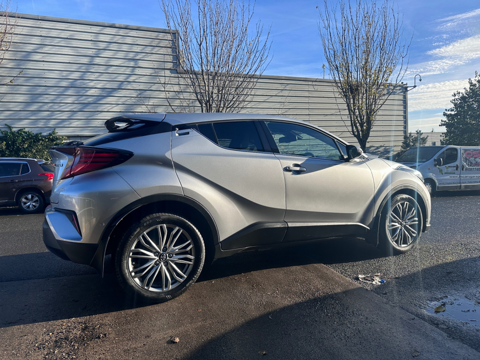 2023 Toyota C-HR - image 5