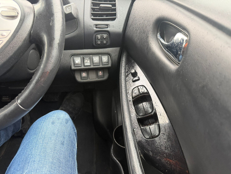 2013 Nissan Leaf - image 14