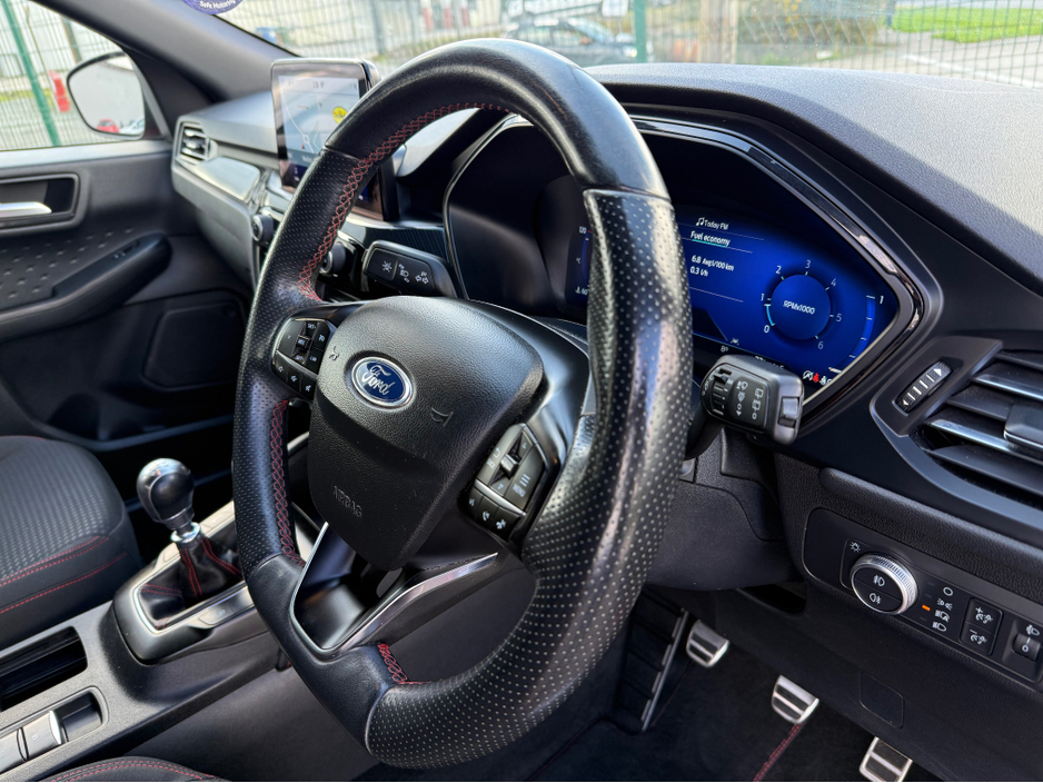 2020 Ford Kuga - image 16