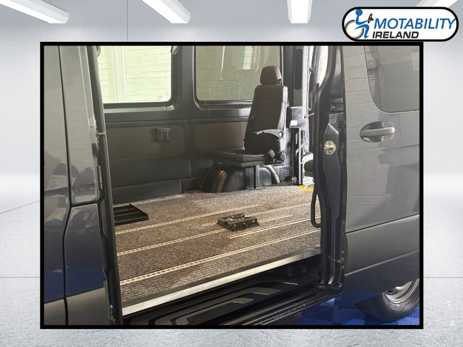 2020 Mercedes-Benz Sprinter - image 11