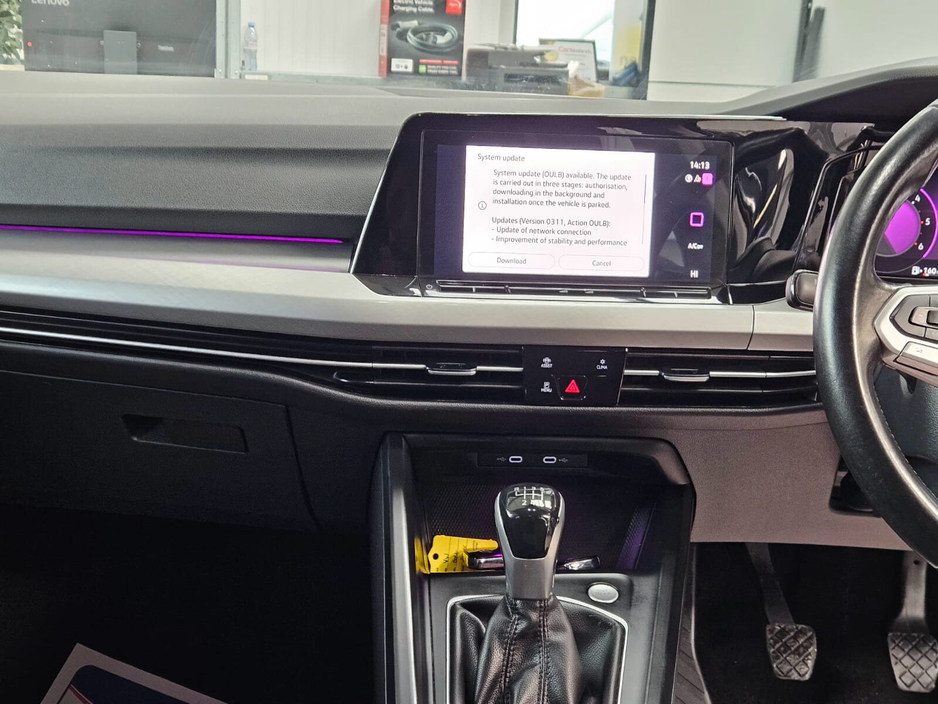 2020 Volkswagen Golf - image 11