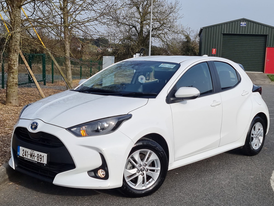 2024 Toyota Yaris - image 9