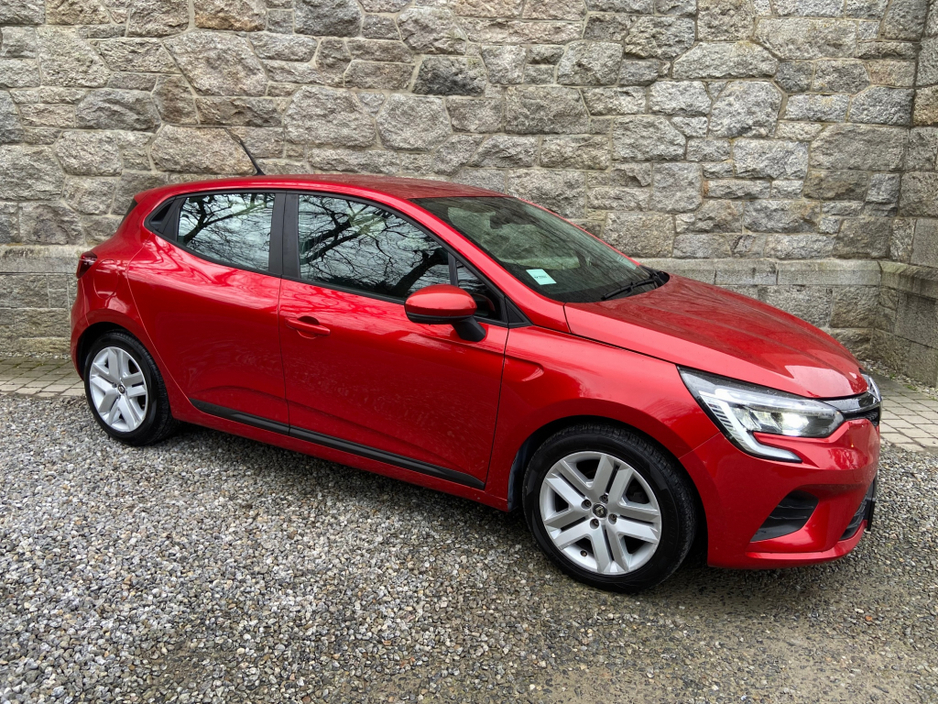 2022 Renault Clio - image 4