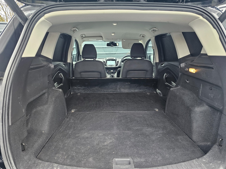 2019 Ford Kuga - image 10