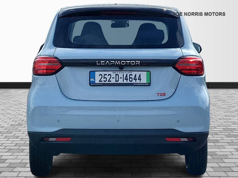 2025 Leapmotor T03 - image 11