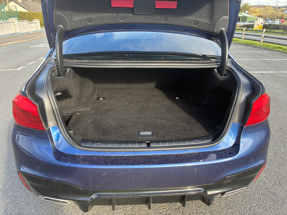 2019 BMW 5 Series - image 10