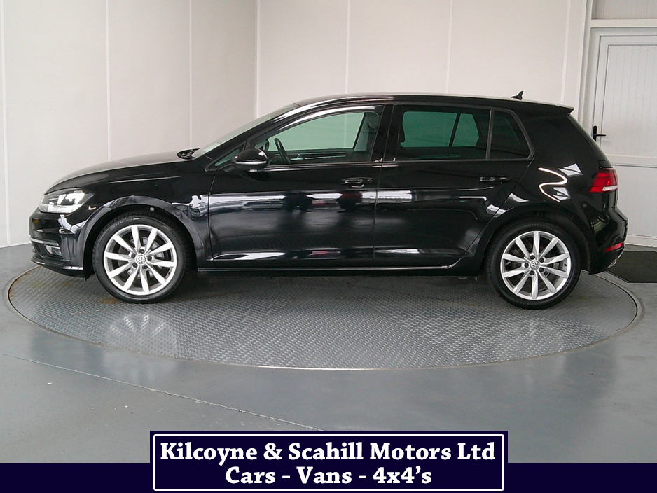 2017 Volkswagen Golf - image 4