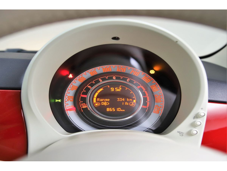 2017 Fiat 500 - image 18