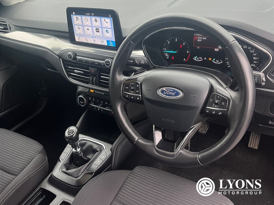 2019 Ford Focus - image 3