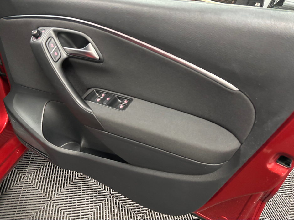 2015 Volkswagen Polo *VOLKSWAGEN POLO* *DSG* *BT AUDIO* *ONLY 7K KLMS* *REVERSE CAMERA* *DRIVE MODES* *TRADE INS WELCOME* €12,950