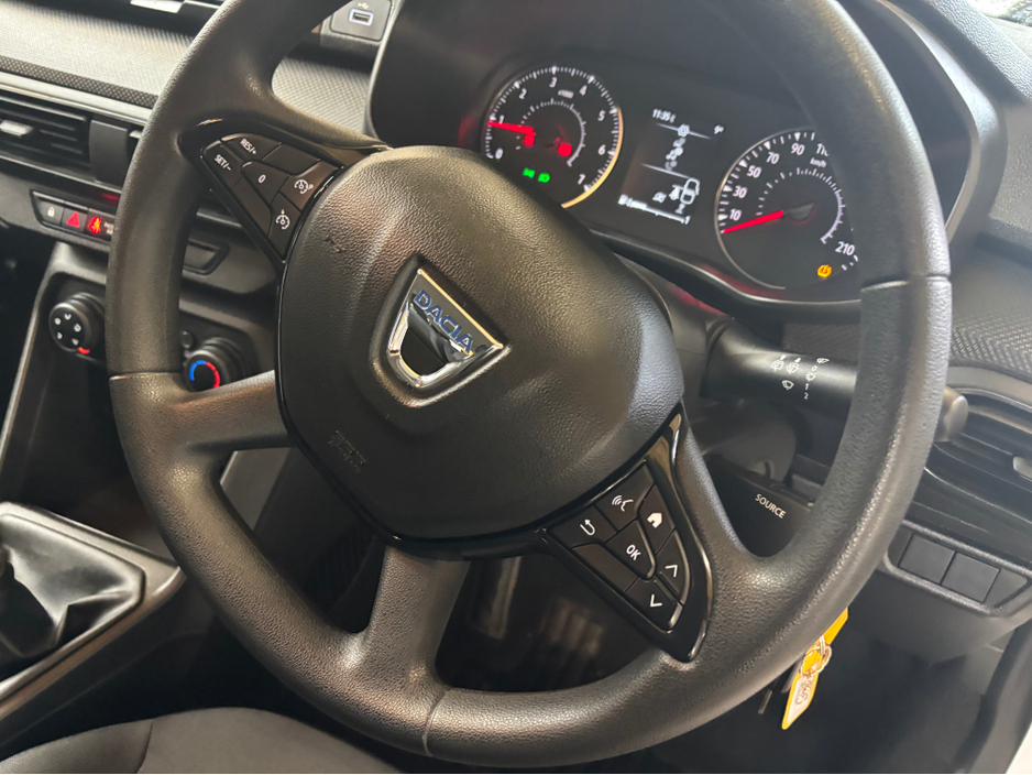 2021 Dacia Sandero - image 7