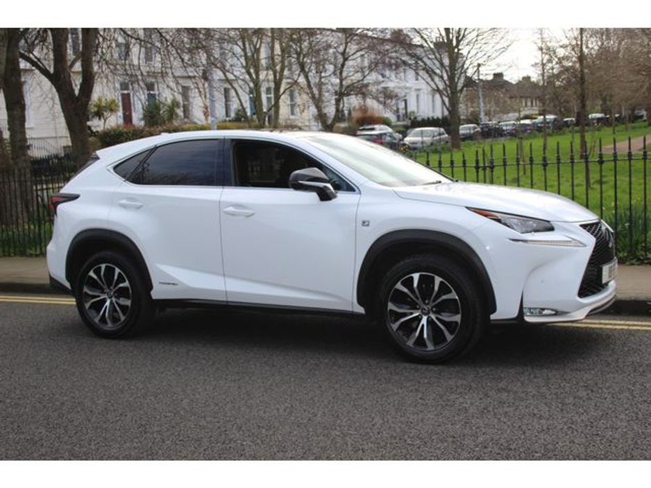 2017 Lexus NX 300 h - image 2