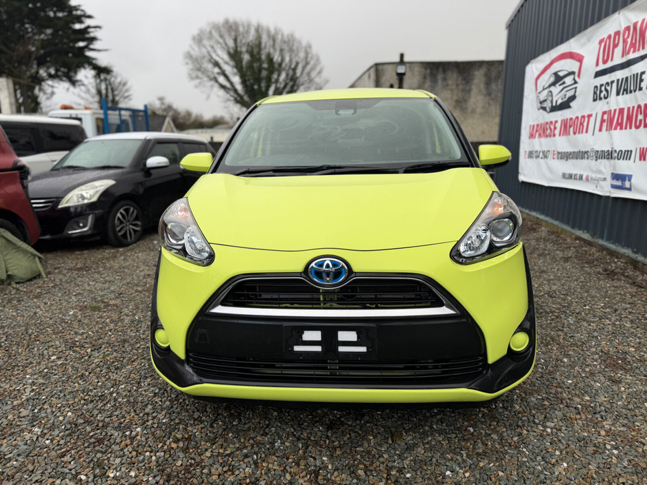 2016 Toyota Sienta  €11,900
