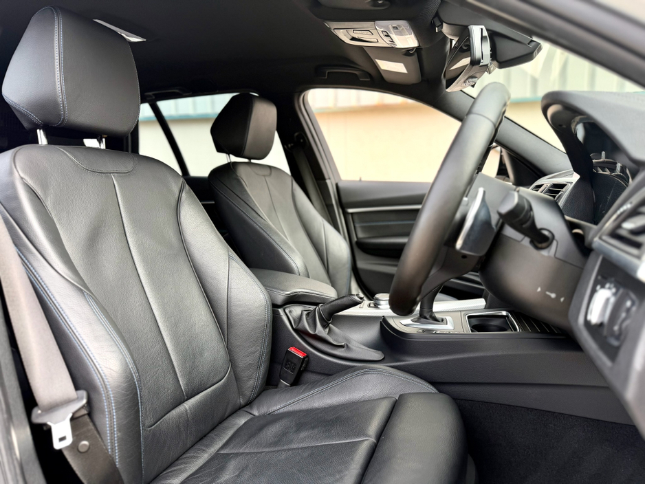 2018 BMW 3 Series - image 14