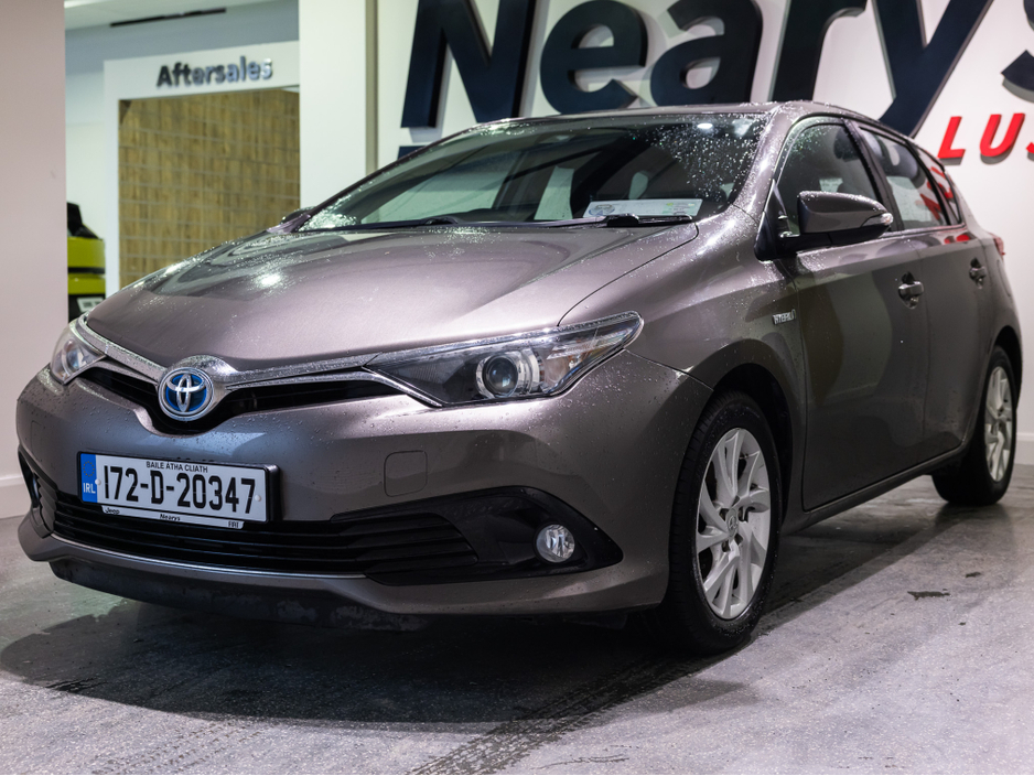 2017 Toyota Auris HYBRID LUNA 4DR AUTO €15,950