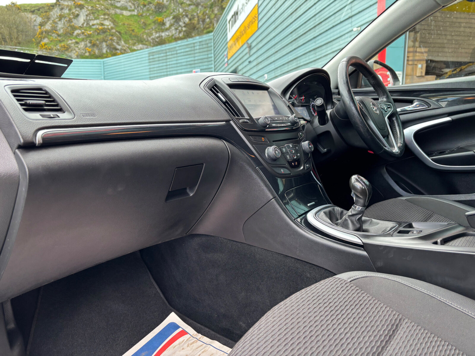 2016 Opel Insignia - image 11