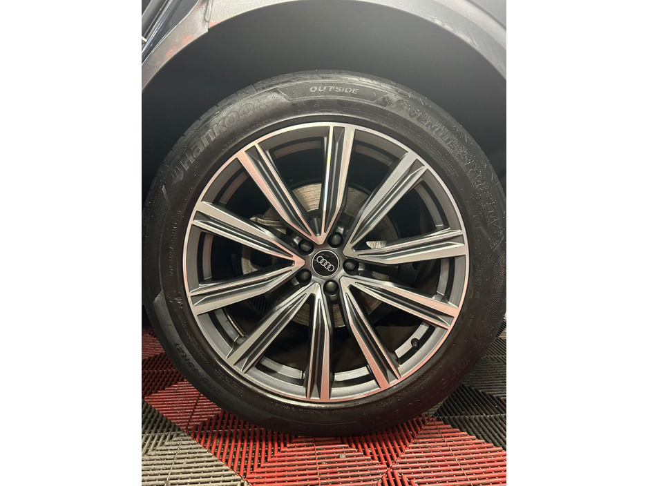 2021 Audi Q8 3.0TFSI e 55 S Line €64,950