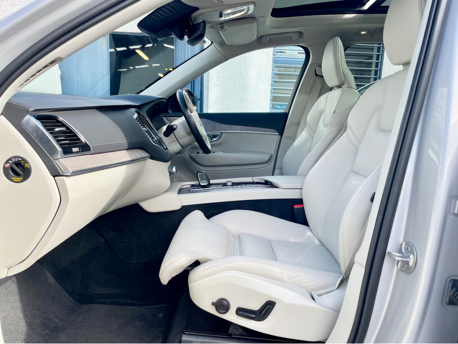 2023 Volvo XC90 - image 36