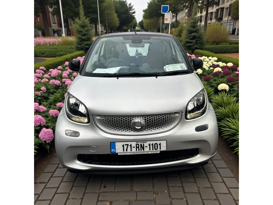 2017 Smart Fortwo - image 7