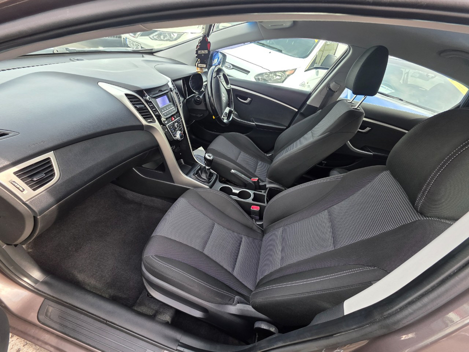 2015 Hyundai i30 - image 12