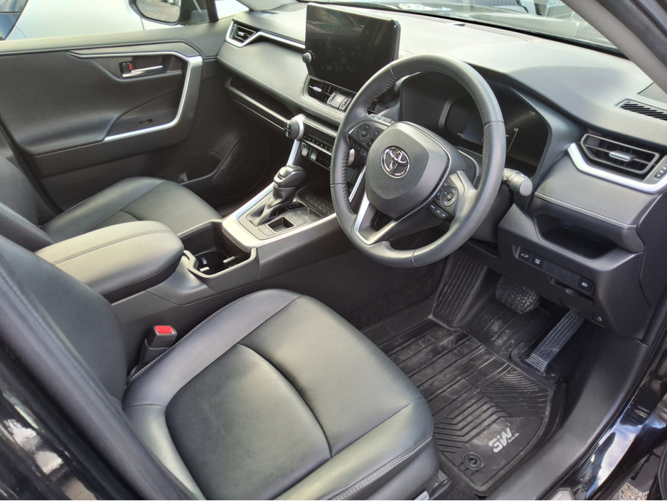 2023 Toyota Rav4 - image 10