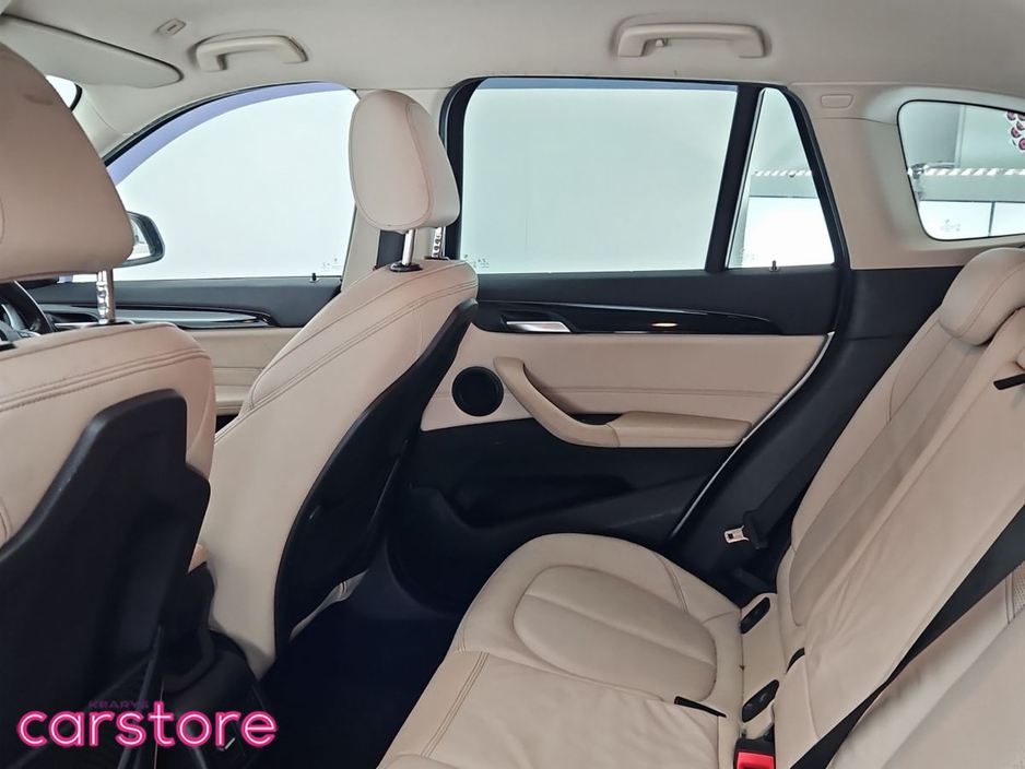 2018 BMW X1 - image 13