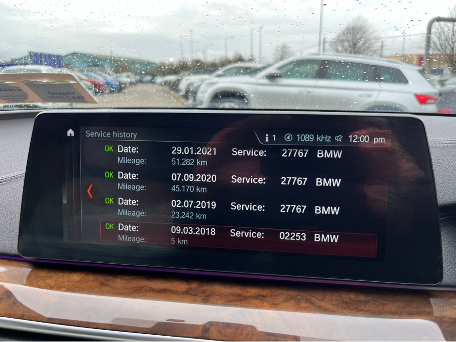 2018 BMW 5 Series - image 24