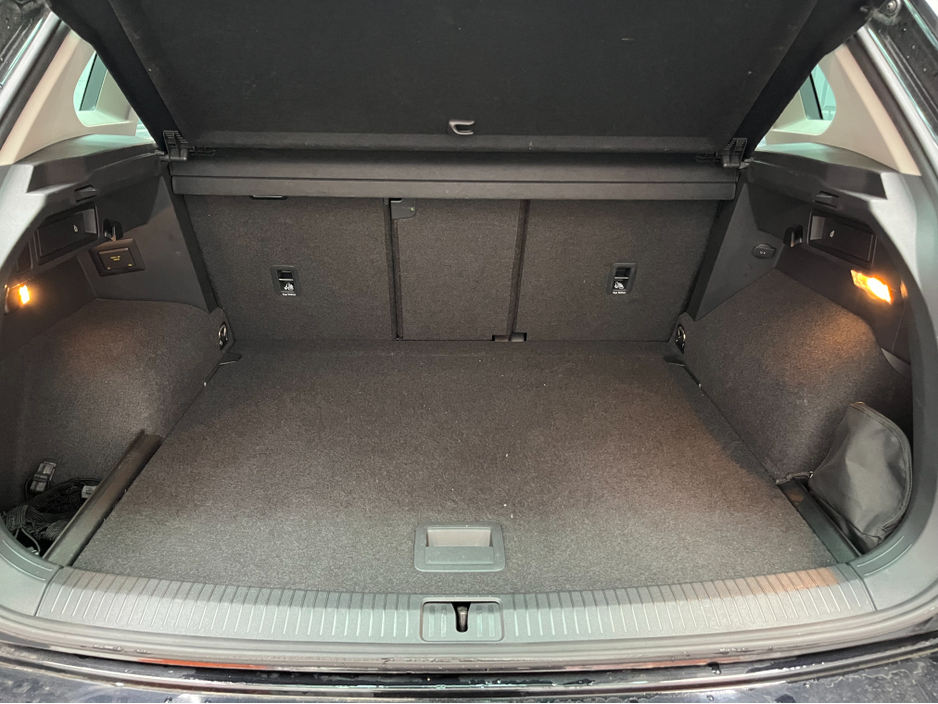 2018 Volkswagen Tiguan - image 9