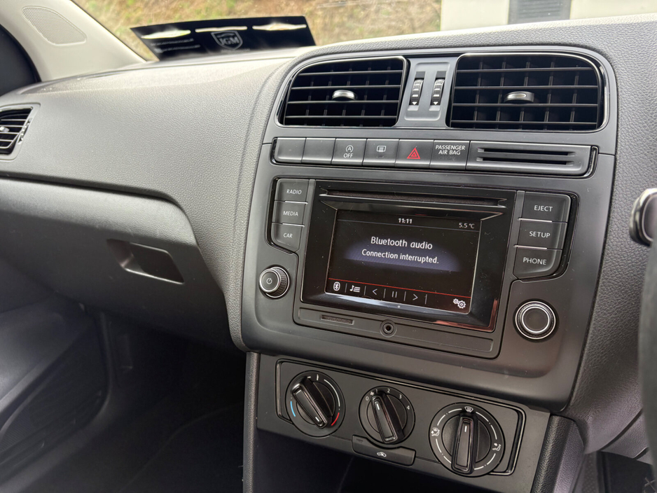 2015 Volkswagen Polo - image 7