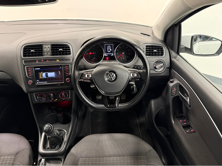 2017 Volkswagen Polo - image 12