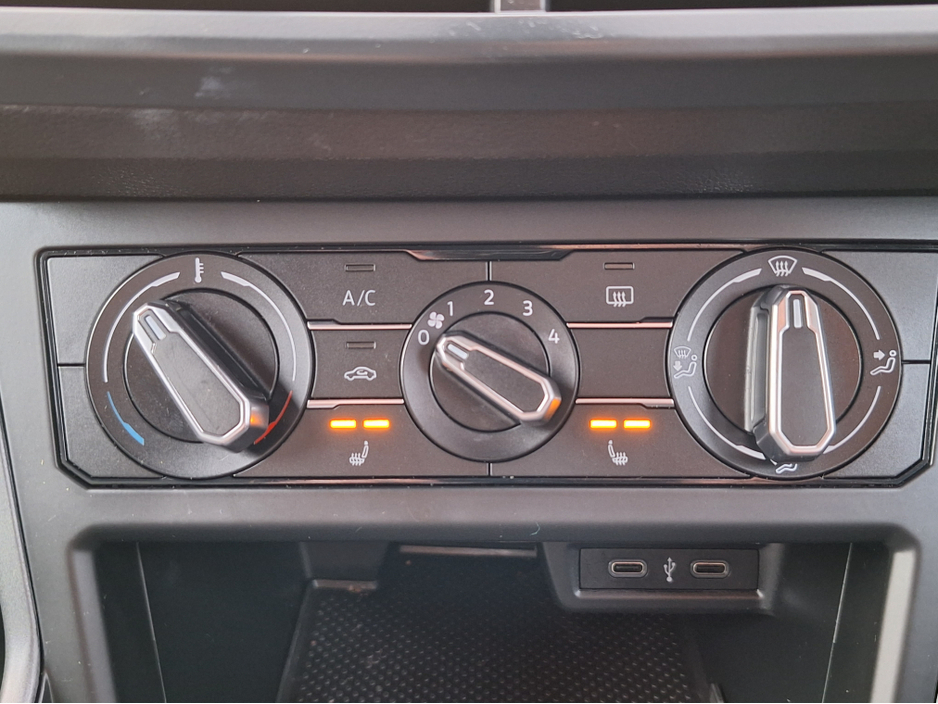 2022 Volkswagen Taigo R-LINE 1.0 TSI 110HP *Top Spec/Heated Seats/Automatic/Reverse Camera*