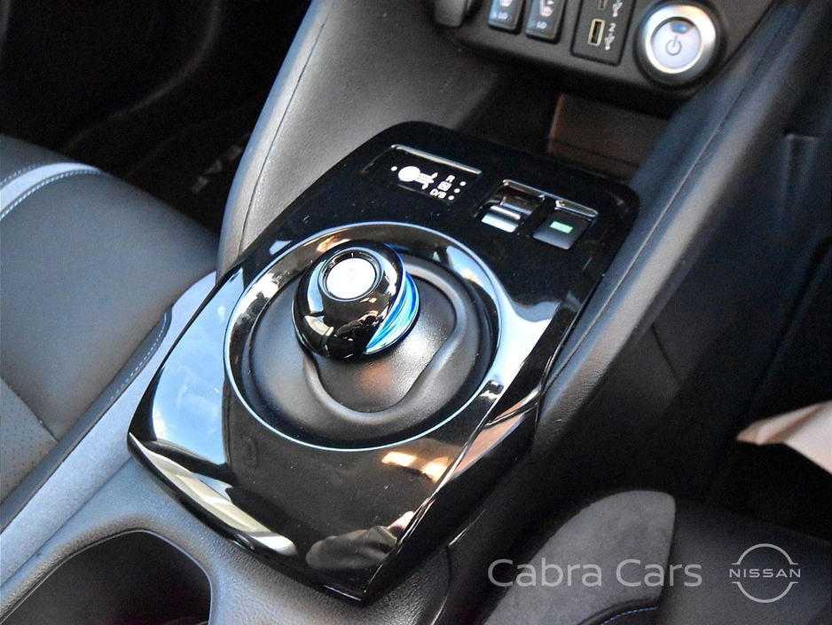 2024 Nissan Leaf - image 14