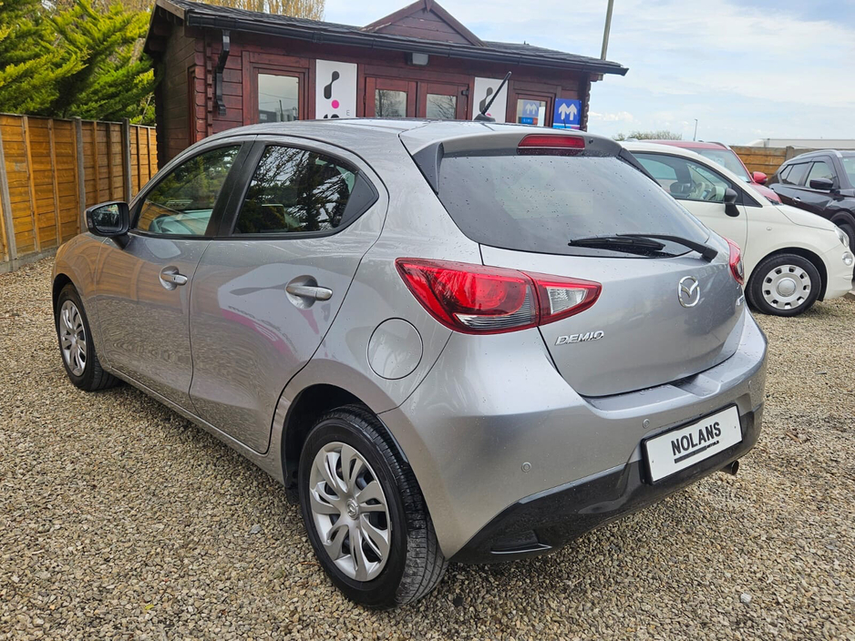 2016 Mazda Demio - image 11
