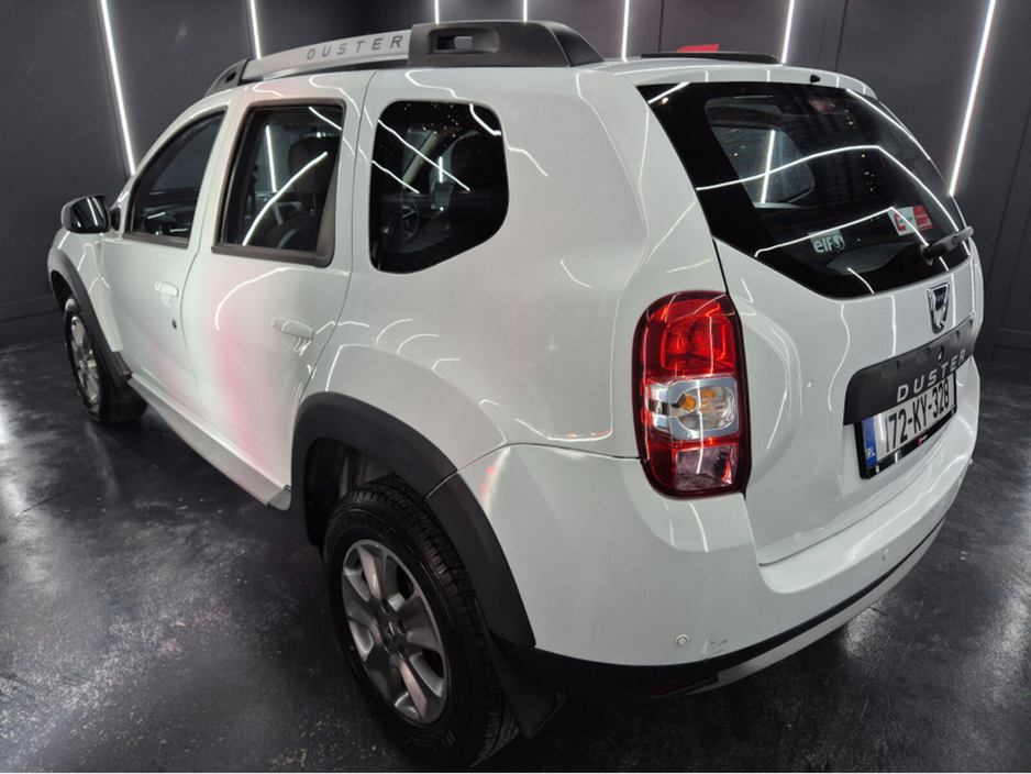 2017 Dacia Duster - image 12