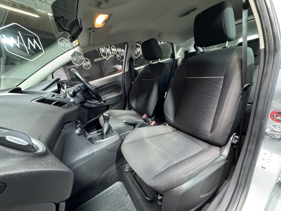 2013 Ford Fiesta - image 19