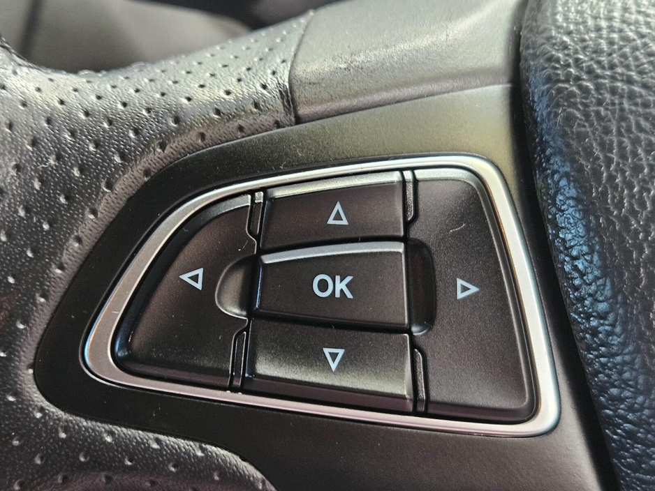 2018 Ford Focus - image 8