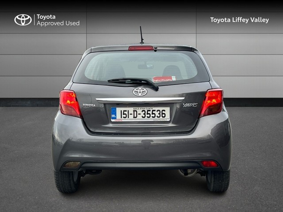 2015 Toyota Yaris - image 4