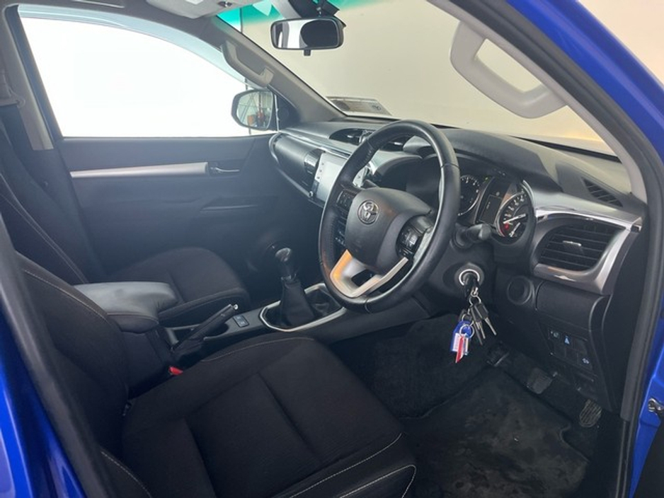 2021 Toyota Hilux 2.4 DOUBLE CAB SR5 €39,950