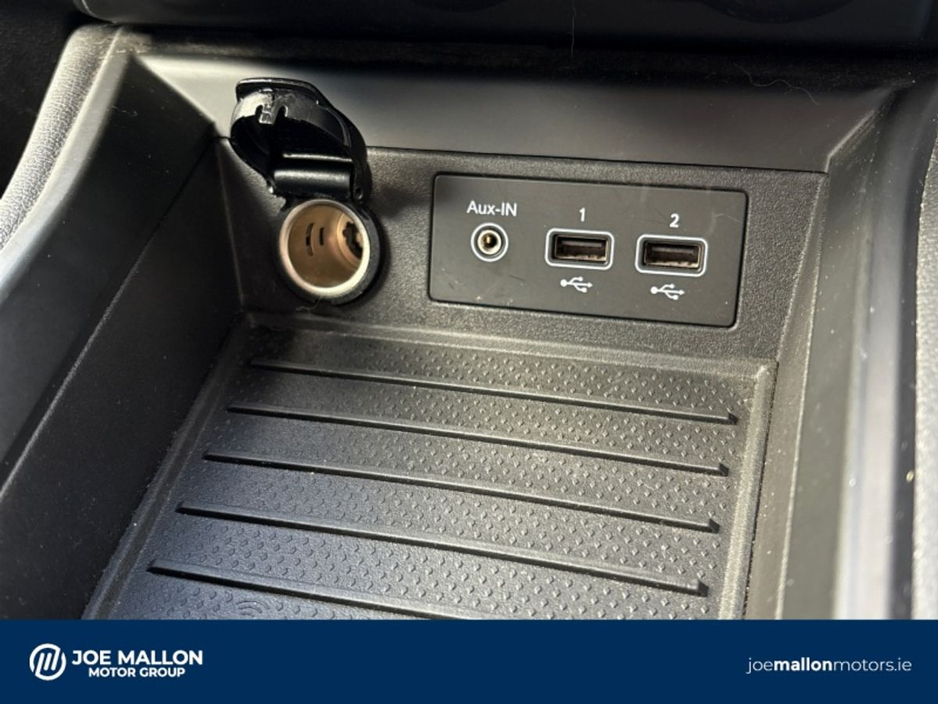 2020 Renault Zoe - image 25