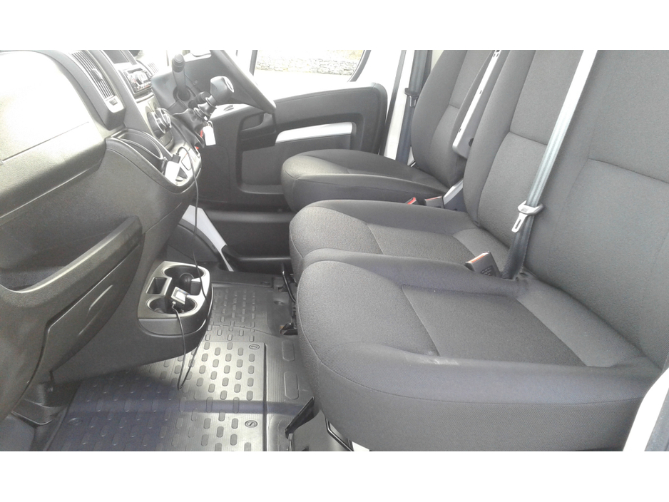 2023 Opel Vivaro - image 8