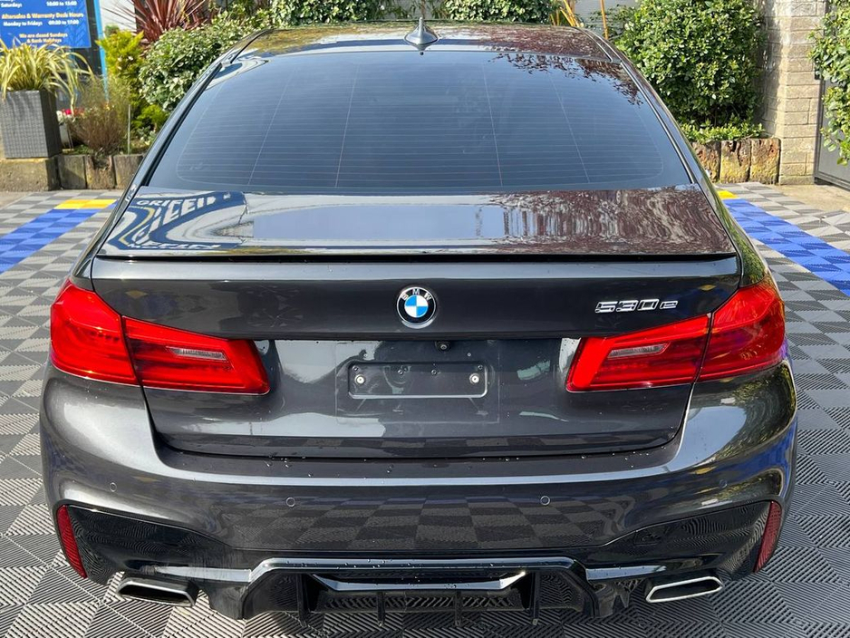 2017 BMW 5 Series - image 19