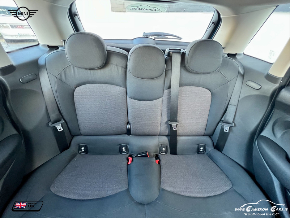 2015 MINI Cooper - image 16