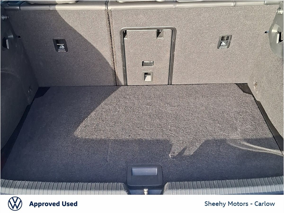 2025 Volkswagen Golf - image 10